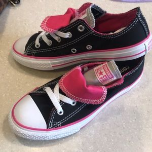 NWOT* All black with pink striping kids converse.